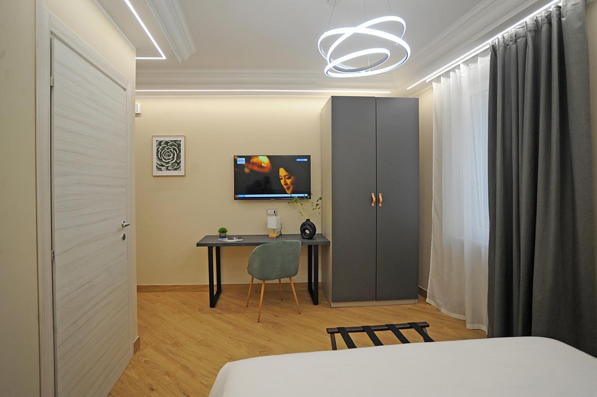 Mom Apartment Rooms&Suites Tivoli Exterior photo